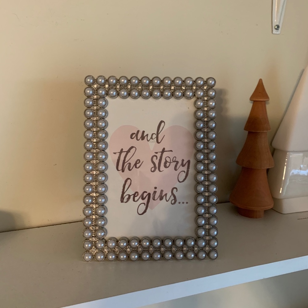 Pearl picture frame